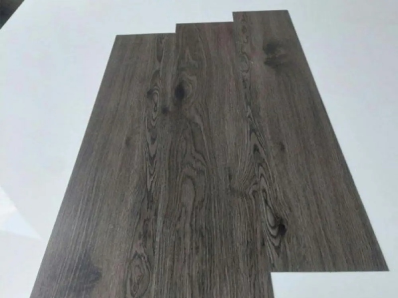 Các loại sàn nhựa sàn gỗ