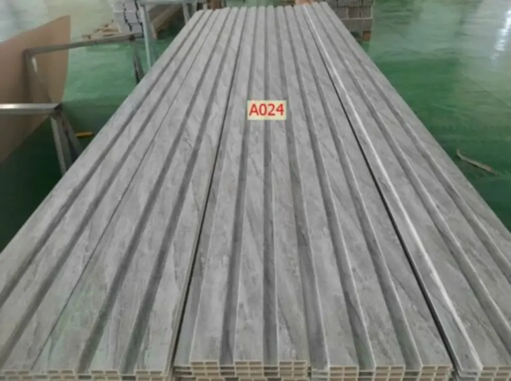 Mẫu 3: Tấm ốp phẳng Nano mã A024 cấu trúc tổ ong chống trầy xước