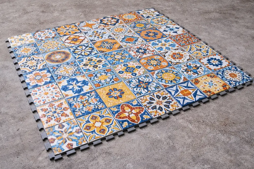 Gạch bông Mosaic tạo nên một bức tranh nghệ thuật ngay dưới chân bạn một cách dễ dàng