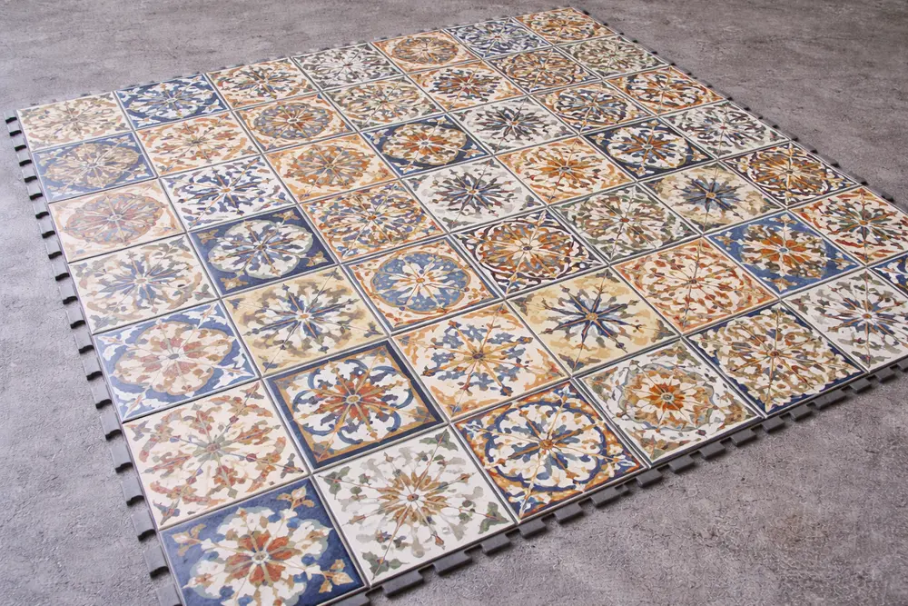 Họa tiết gạch bông mang lại nét hoài cổ và sự sinh động độc đáo cho mặt sàn nhà