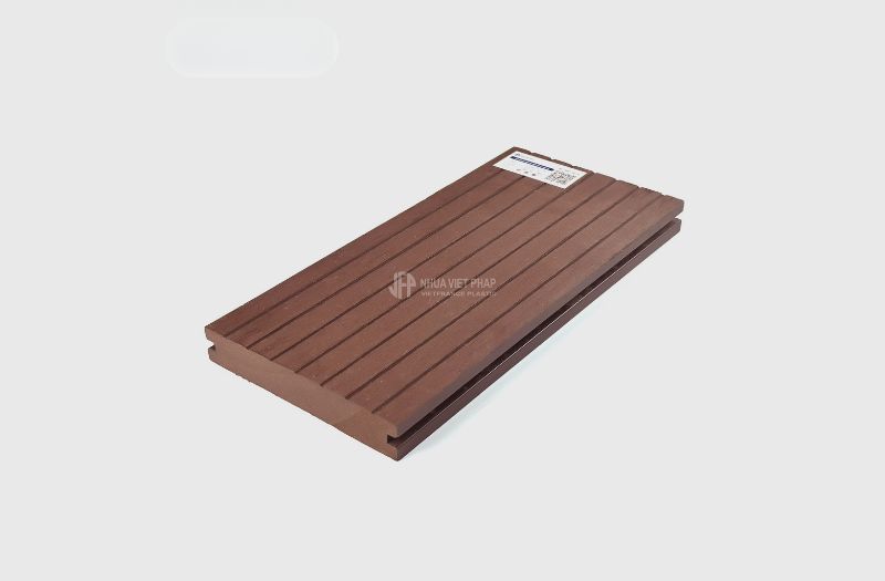 TOP 6 Mẫu Sàn Nhựa Giả Gỗ Ban Công Bền Đẹp, Giá Rẻ Mới Nhất 2026 5 Sàn gỗ nhựa đặc ghép hở khả năng chịu trọng lực và độ bền vượt trội