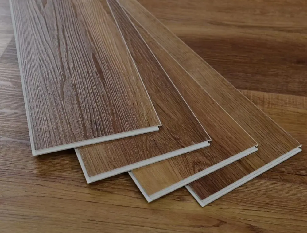 Sàn Nhựa Giả Gỗ Dán Keo Có Bền Không? Tuổi Thọ Và độ Bền Thực Tế